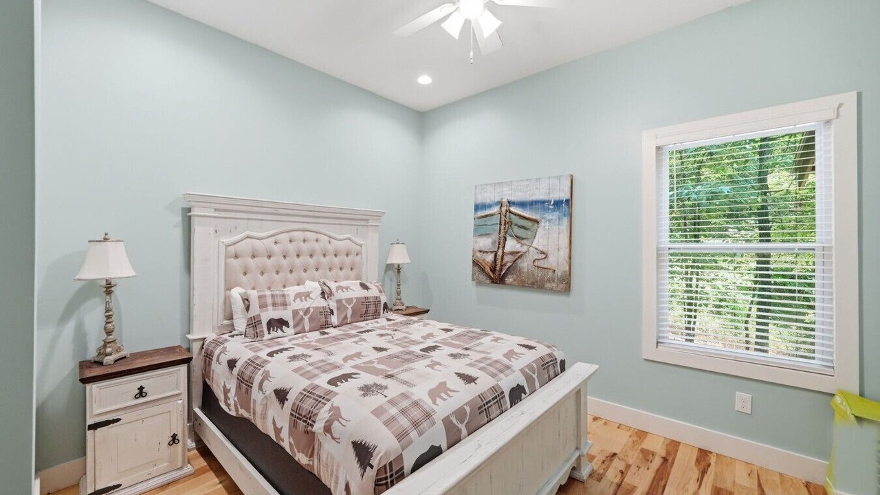 Photo of Bedroom in Kodak