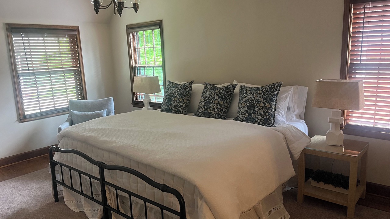 Photo of Bedroom in Shriners