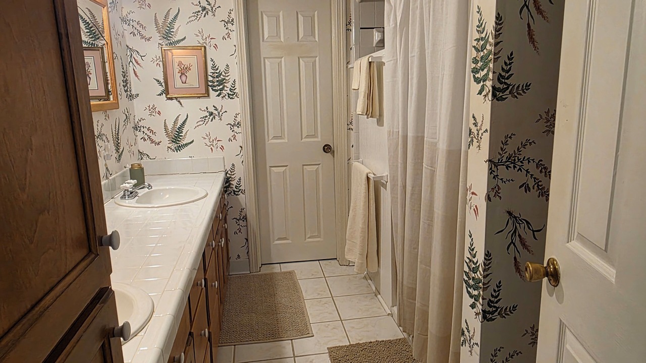 Photo of Bathroom in Hartwell