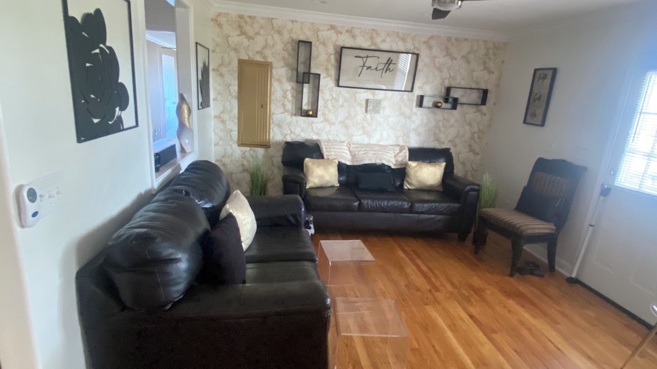 Photo of Livingroom in Hendersonville