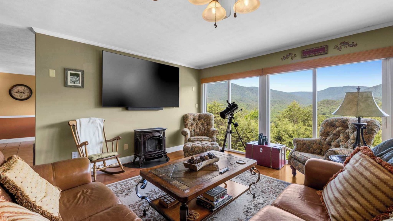 Photo of Livingroom in South Fork