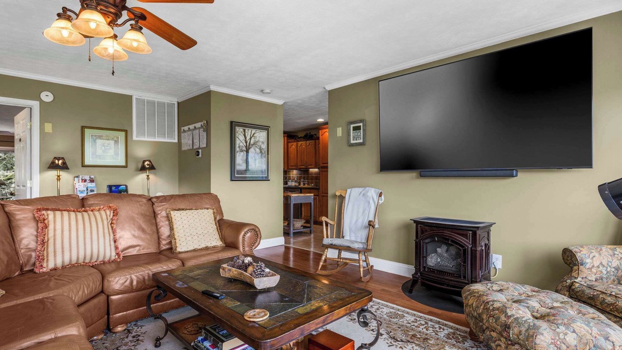 Photo of Livingroom in South Fork