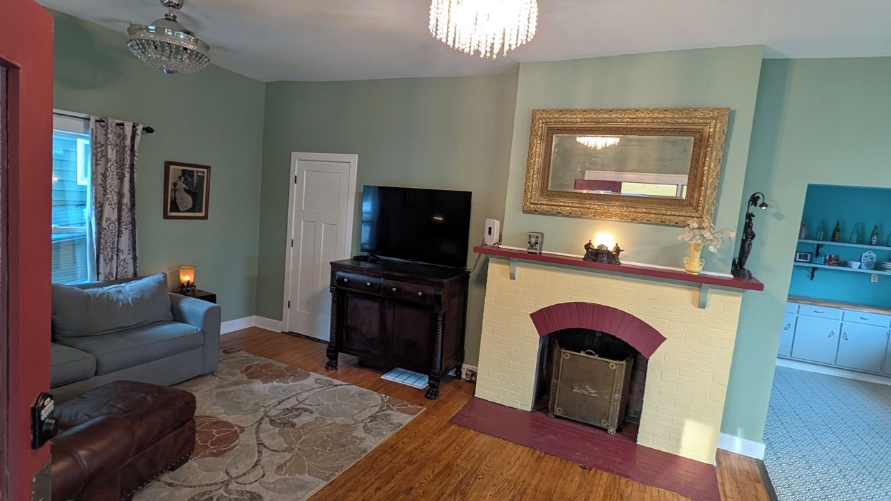 Photo of Livingroom in West Baden Springs