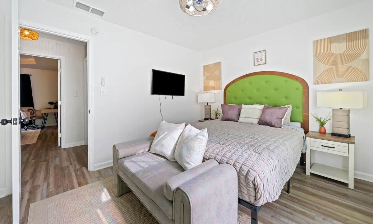 Photo of Bedroom in Lawrenceville