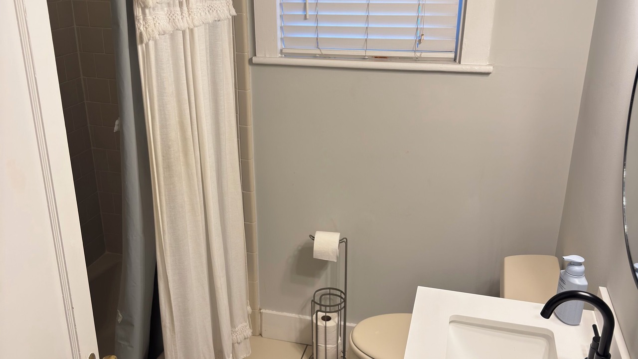 Photo of Bathroom in Garden City