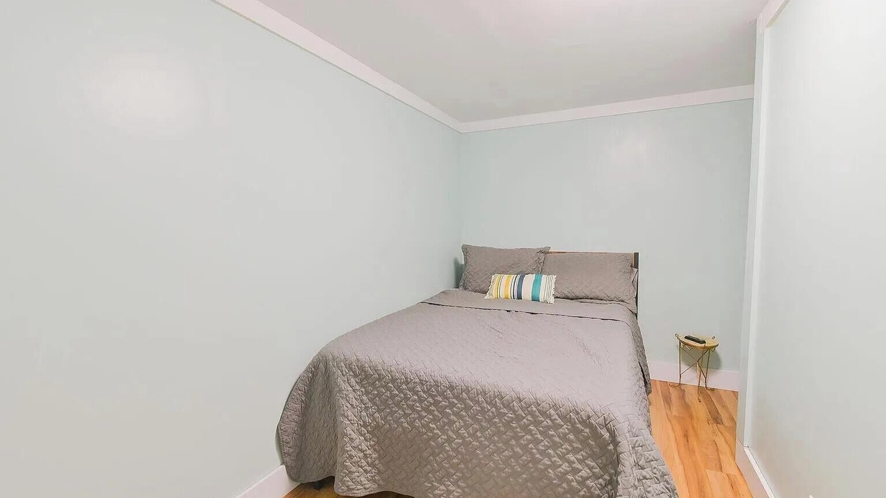 Photo of Bedroom in Benton