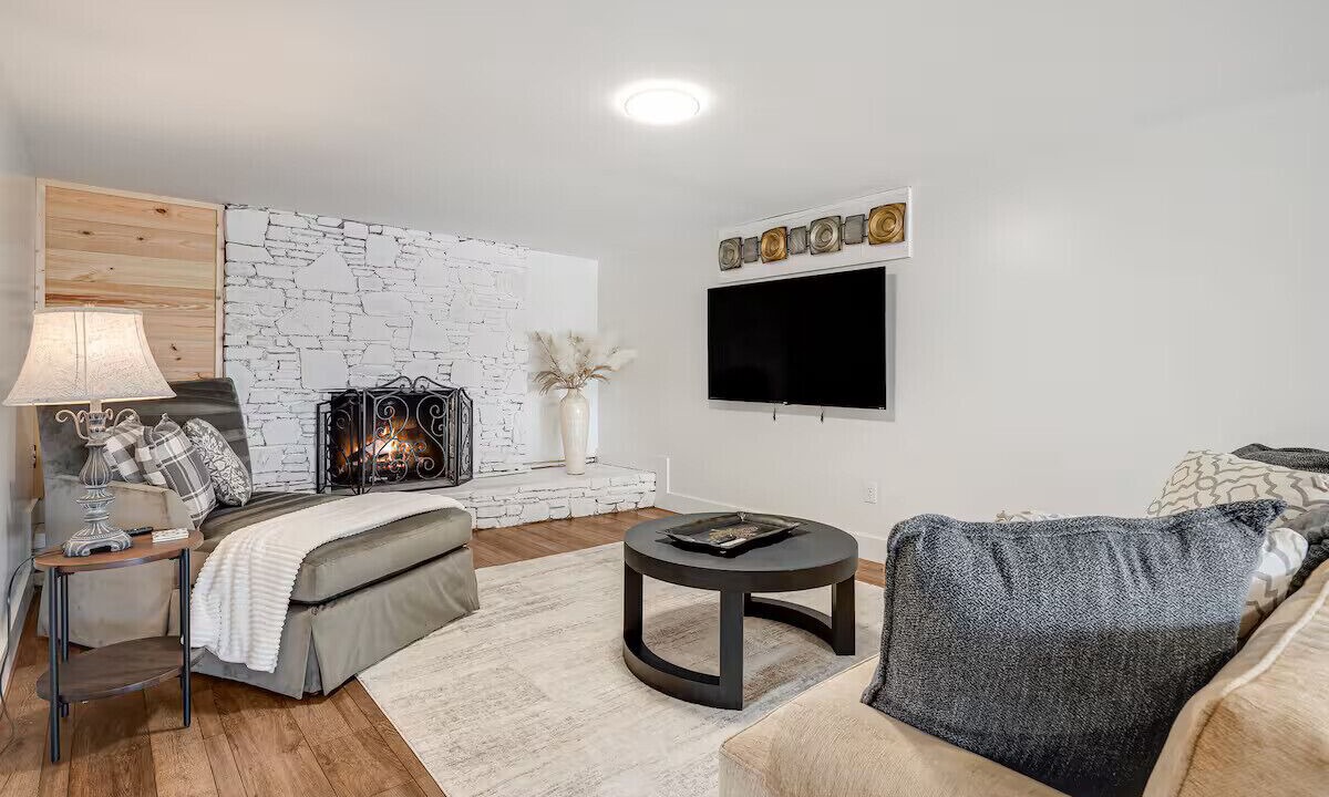 Photo of Livingroom in Hendersonville