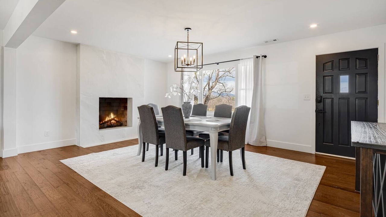 Photo of Livingroom in Hendersonville