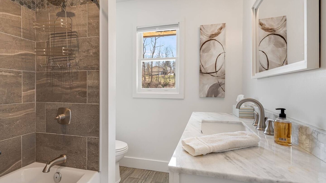 Photo of Bathroom in Hendersonville