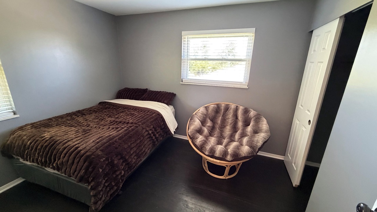 Photo of Bedroom in Elsmere