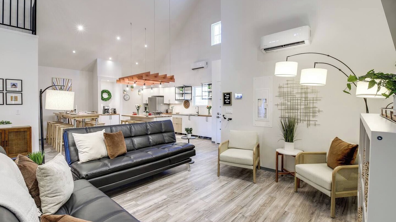 Photo of Livingroom in Jefferson City