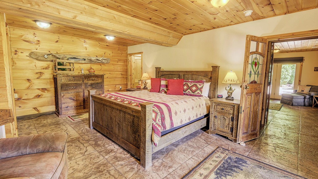 Photo of Bedroom in Butler