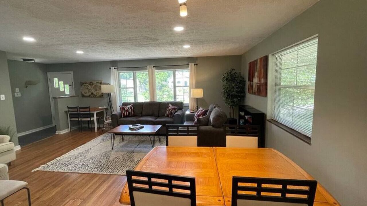 Photo of Livingroom in Knoxville