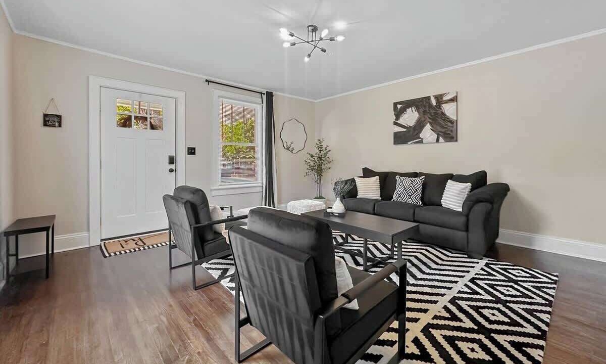 Photo of Livingroom in Enderly Park