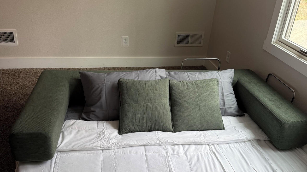 Photo of Bedroom in Hiawassee