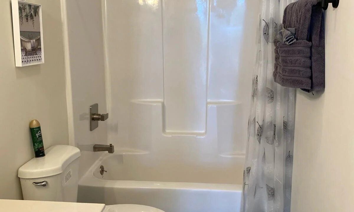 Photo of Bathroom in Toccoa
