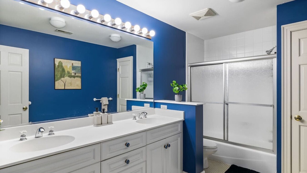 Photo of Bathroom in Old Irving Park