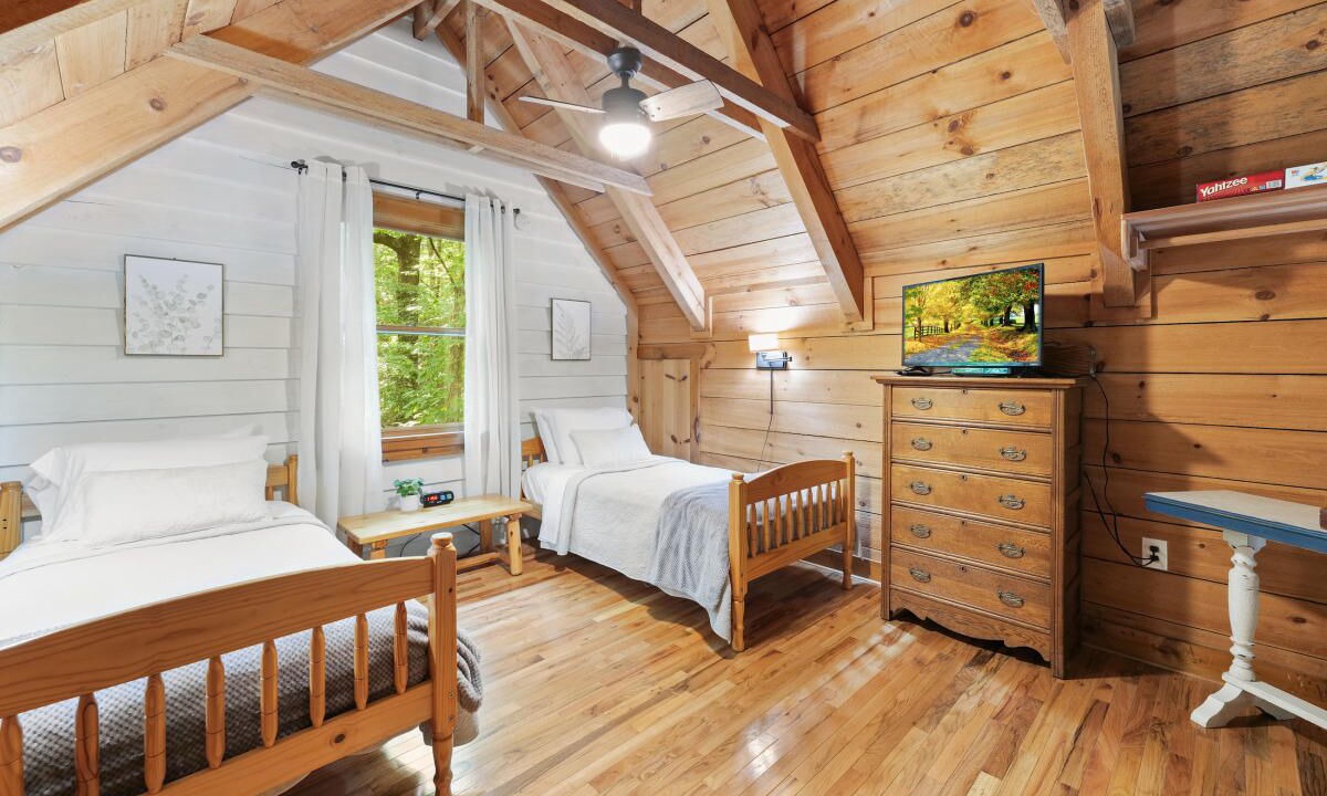 Photo of Bedroom in Dahlonega