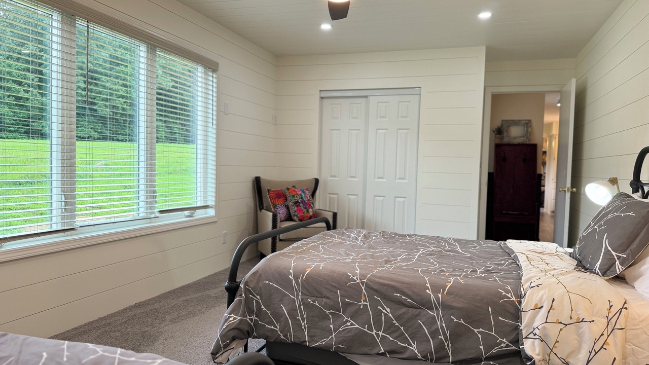Photo of Bedroom in Perks