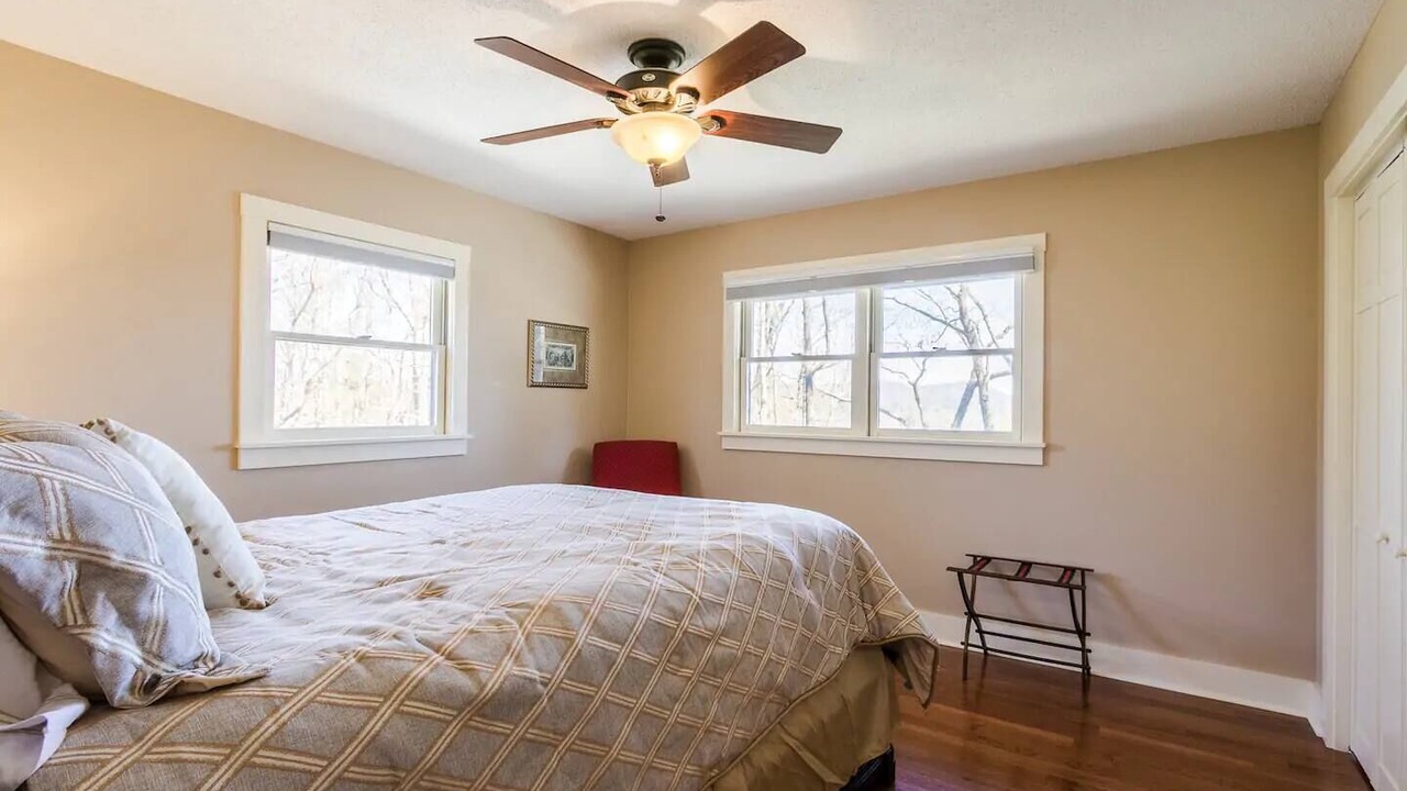 Photo of Bedroom in Lake Toxaway