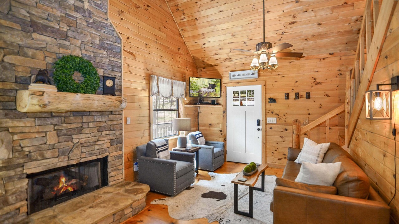 Photo of Livingroom in Foxfire Estates