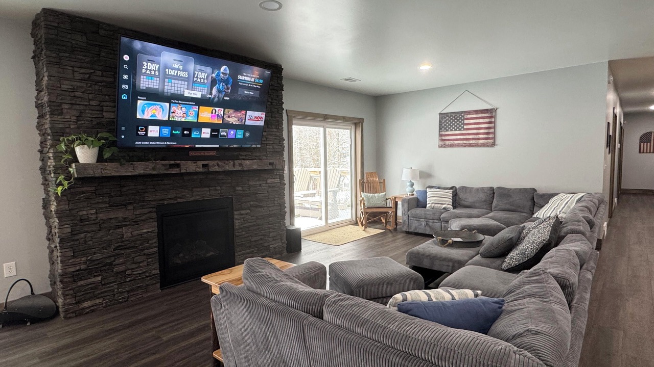 Photo of Livingroom in Ellwood City