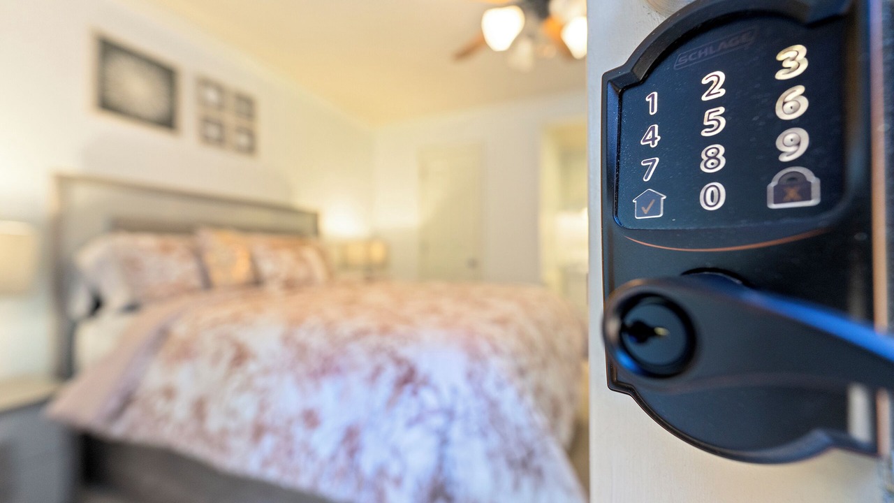 Photo of Bedroom in Northlake