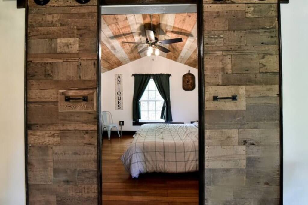 Photo of Bedroom in Asheville