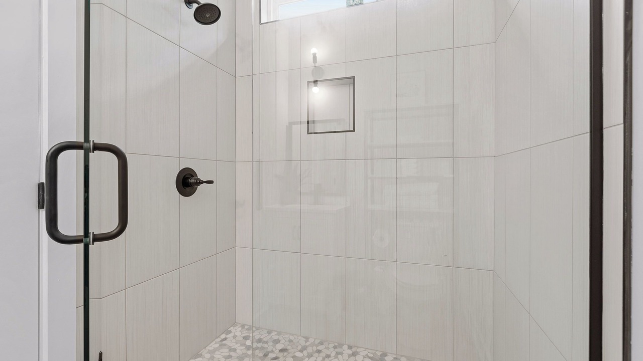 Photo of Bathroom in Lupton City