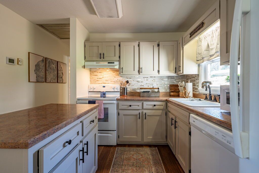 Photo of Kitchen in West Jefferson