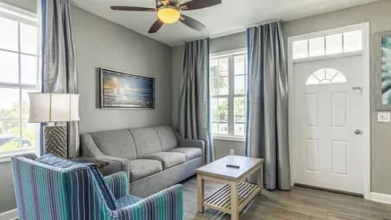 Photo of Livingroom in Ocean Ridge