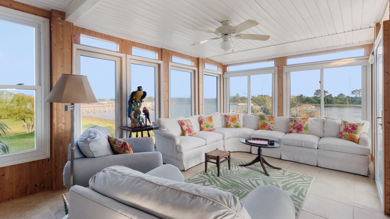 Photo of Livingroom in Ocean Isle Beach