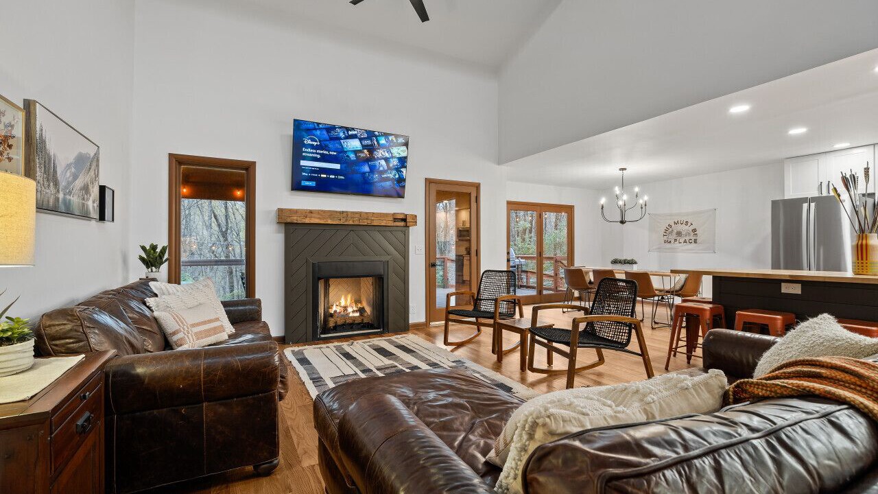 Photo of Livingroom in Hendersonville