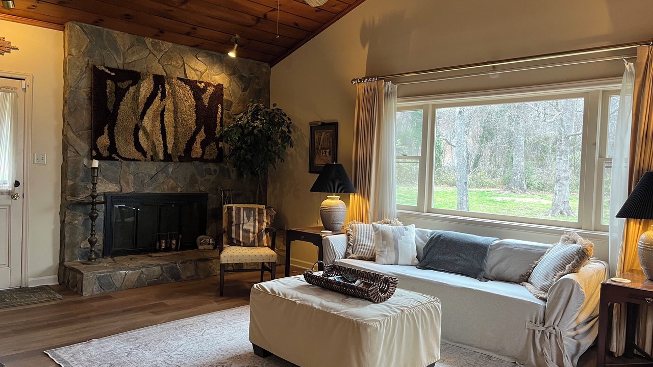 Photo of Livingroom in Hickory