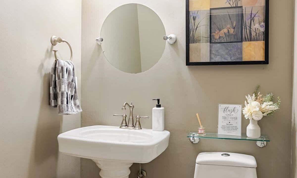 Photo of Bathroom in North Charleston