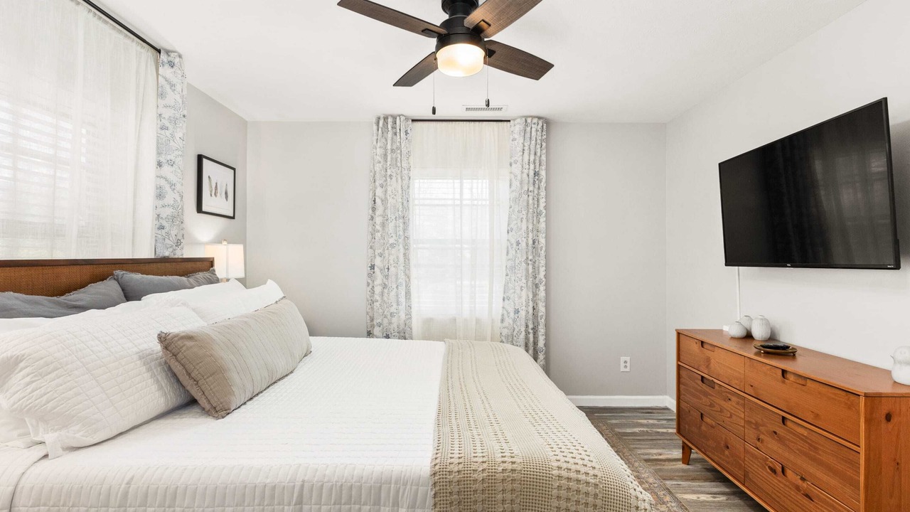 Photo of Bedroom in Weaverville