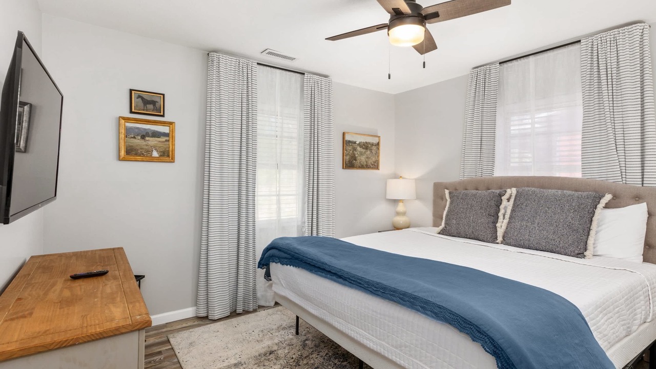 Photo of Bedroom in Weaverville