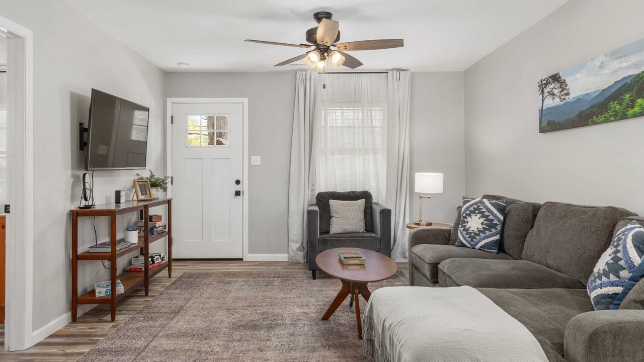 Photo of Livingroom in Weaverville