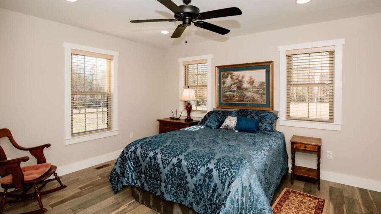Photo of Bedroom in Flat Rock