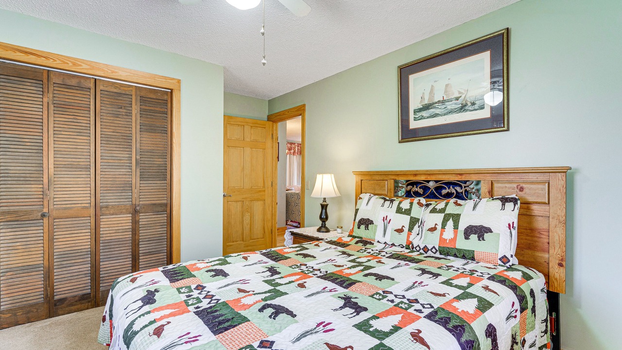 Photo of Bedroom in Hiawassee