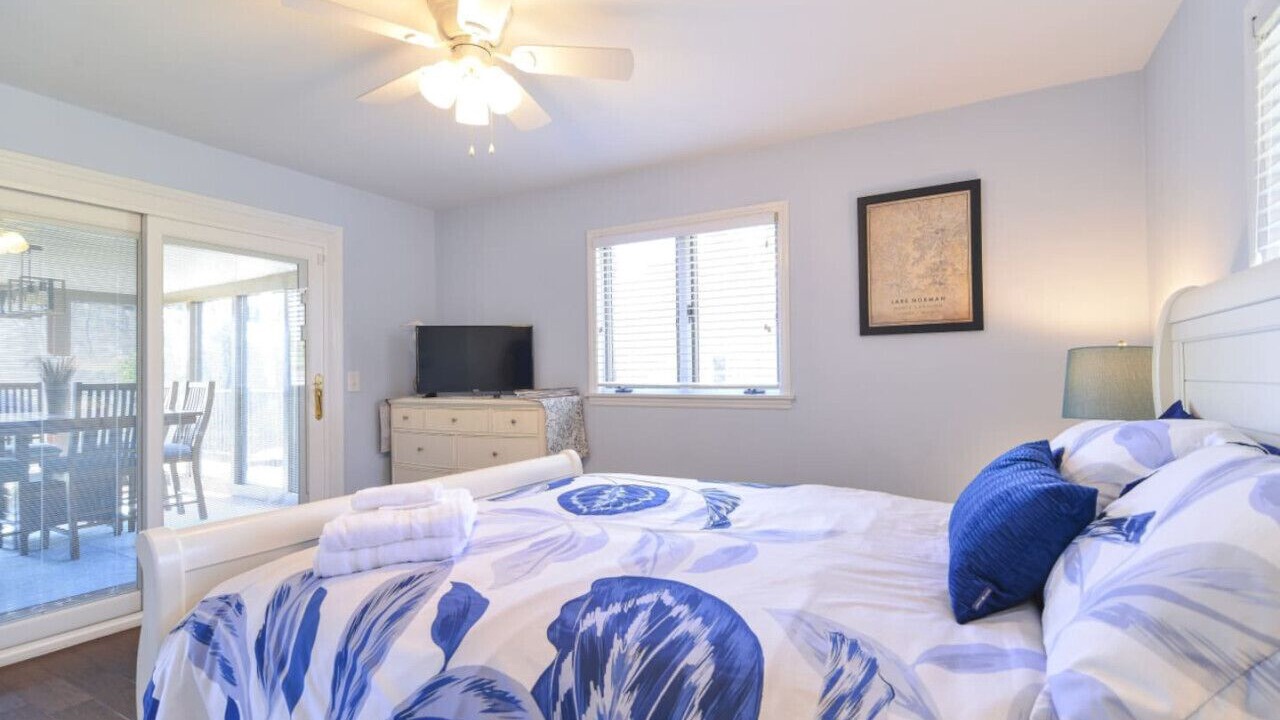 Photo of Bedroom in Lake Norman of Catawba