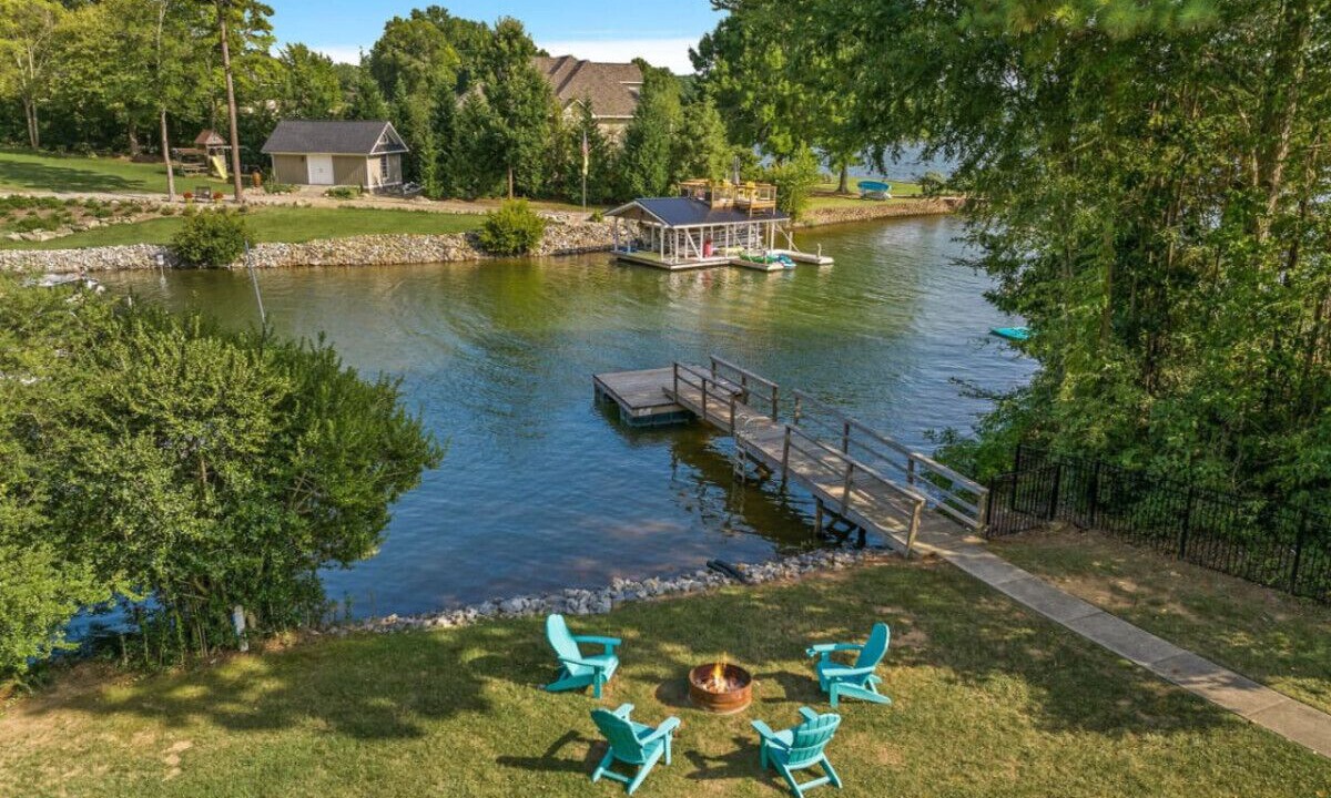 Photo of Patio Balcony in Lake Norman of Catawba