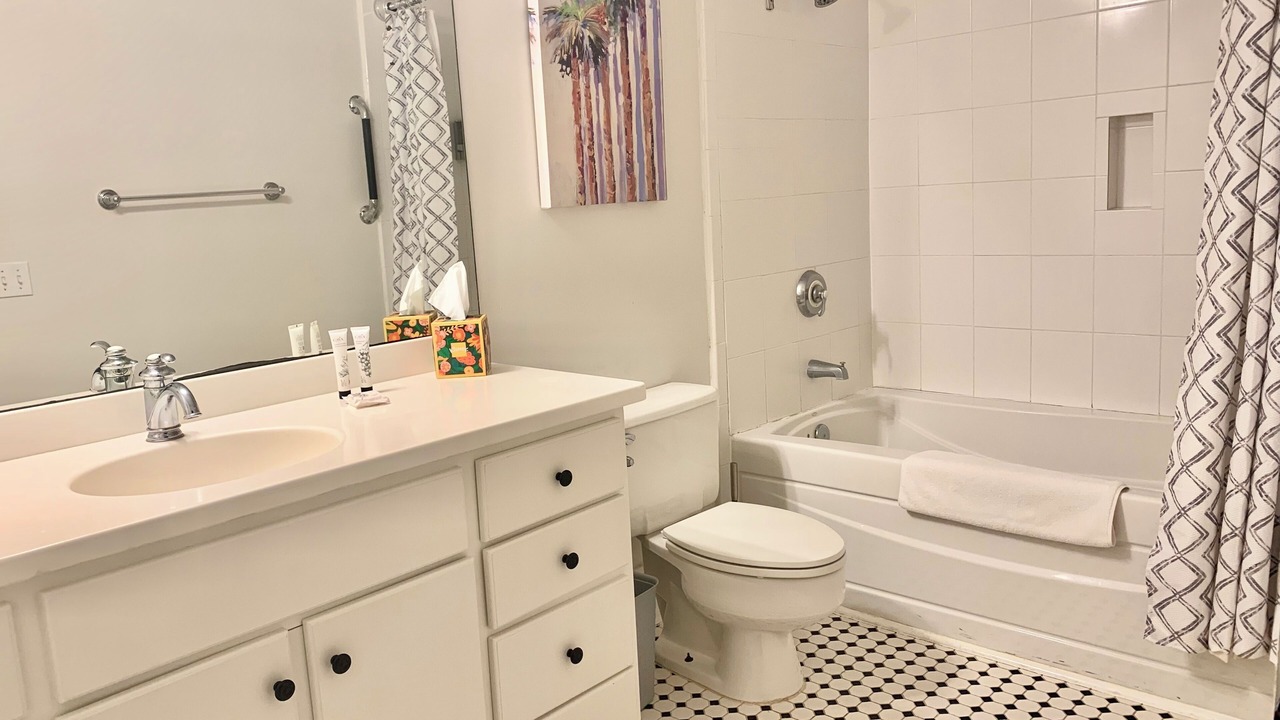 Photo of Bathroom in Melrose on the Beach