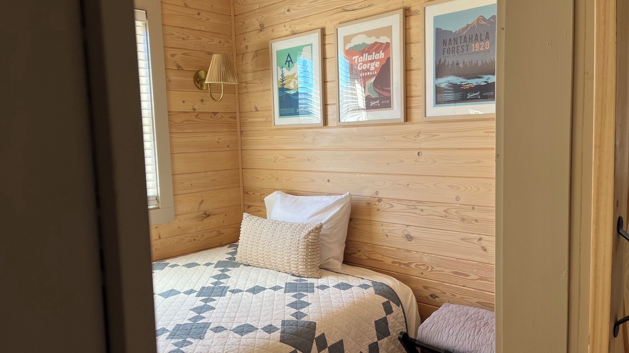 Photo of Bedroom in Scaly Mountain