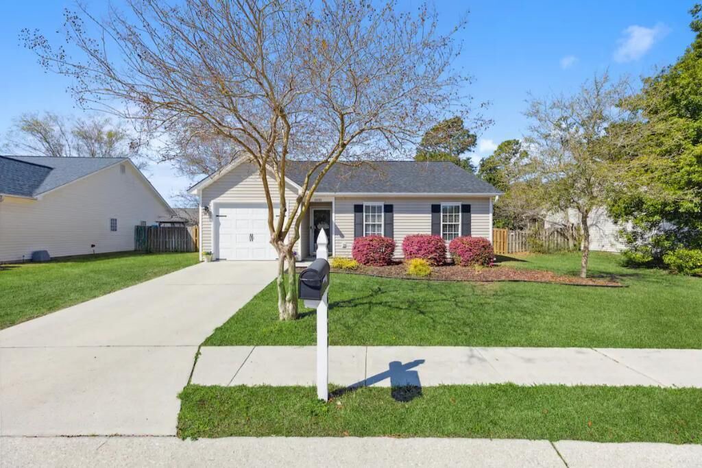 Photo of Outdoor in Myrtle Grove