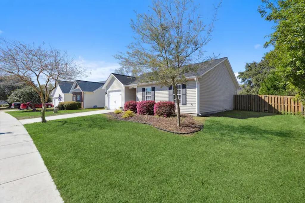 Photo of Outdoor in Myrtle Grove
