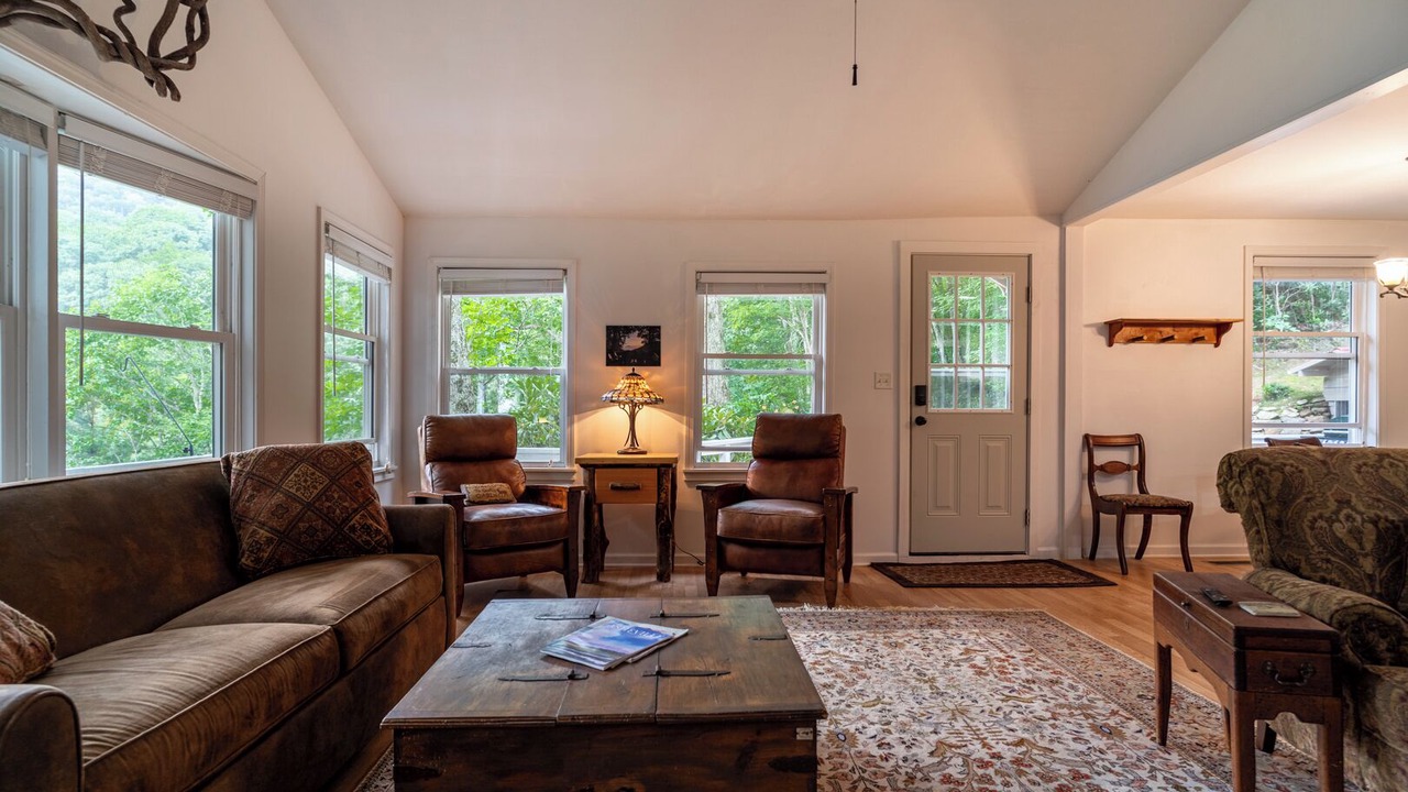 Photo of Livingroom in Waynesville