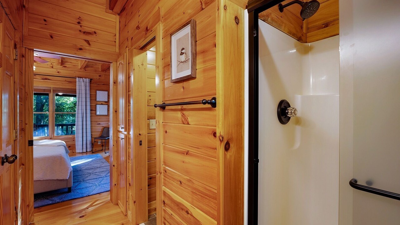 Photo of Bedroom in Cherry Log