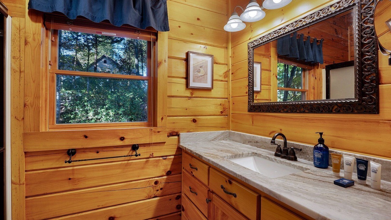 Photo of Bathroom in Cherry Log