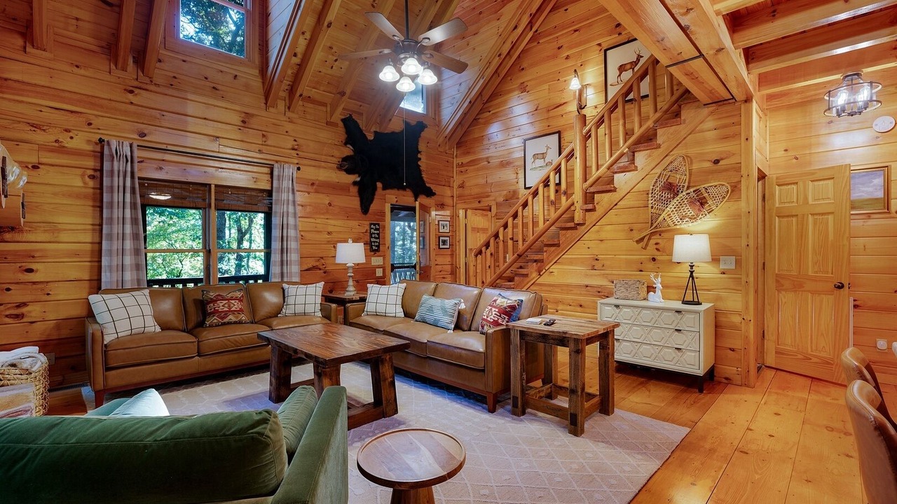 Photo of Livingroom in Cherry Log